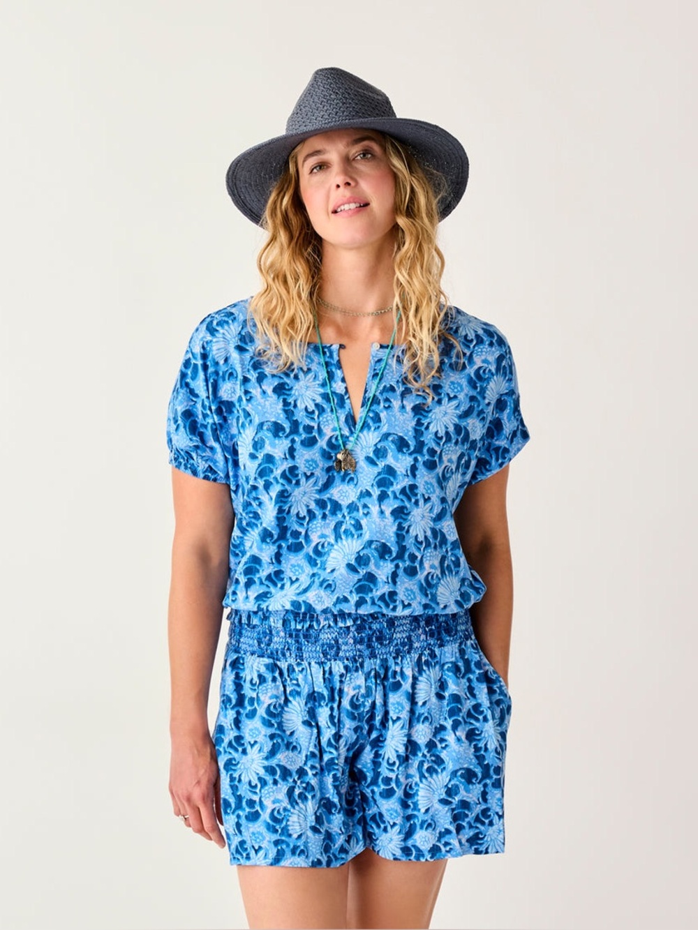 Carve Designs CELESTE TOP
Relaxed Short Sleeve Dolman